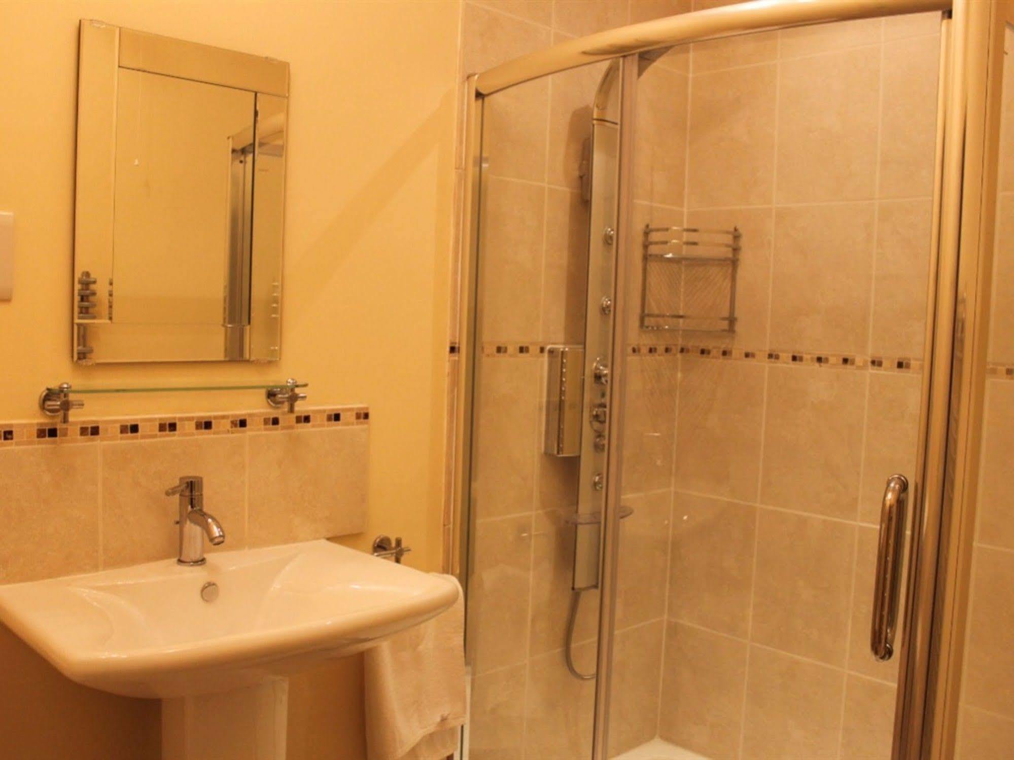 Barton House Bed & Breakfast Матлок Екстериор снимка